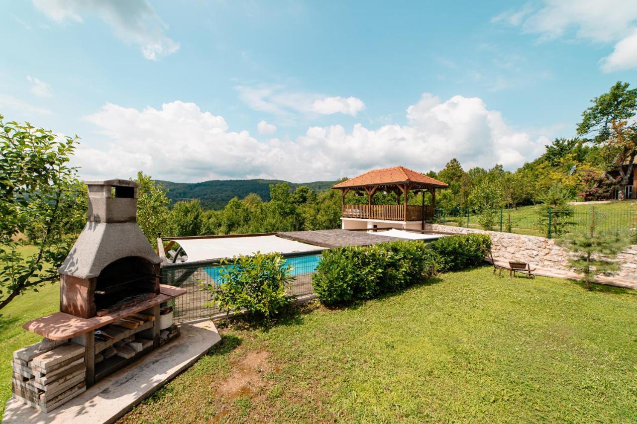 Hotel Jankovi Dvori Rakovica Esterno foto