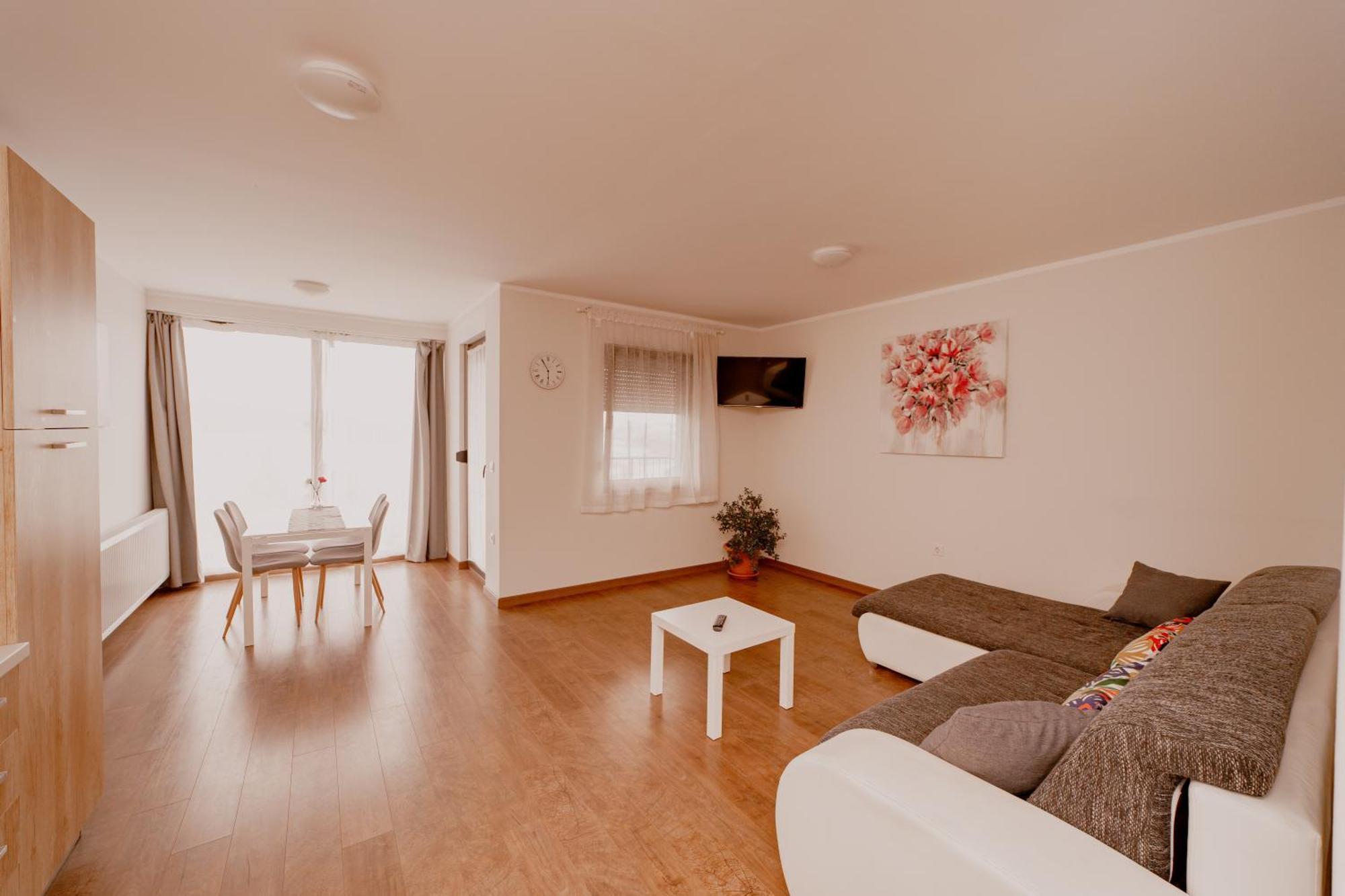 Hotel Jankovi Dvori Rakovica Esterno foto