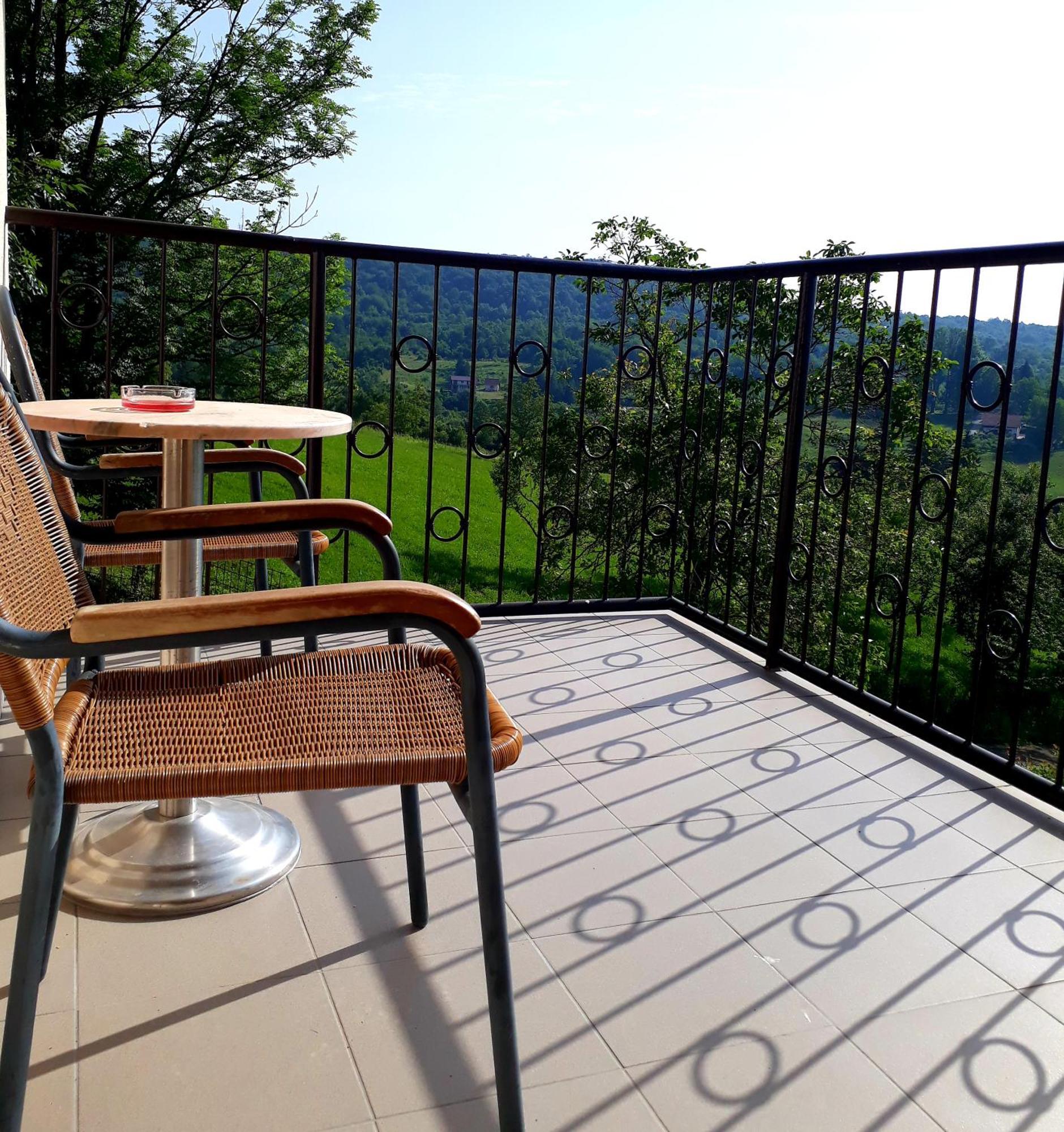 Hotel Jankovi Dvori Rakovica Camera foto