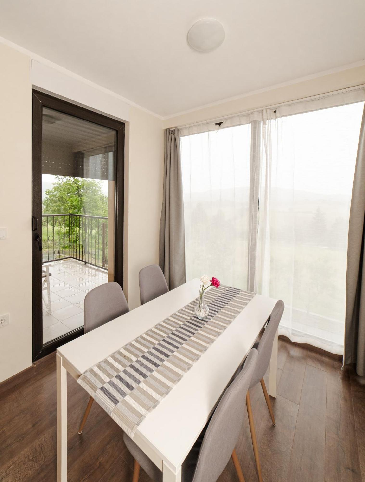 Hotel Jankovi Dvori Rakovica Esterno foto